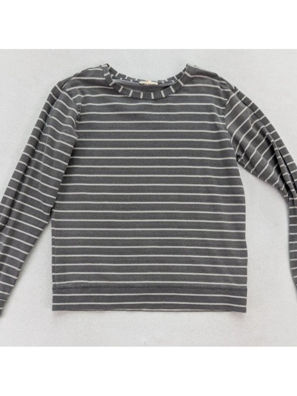 Jane and Delancey Women's T-shirt Top Size S Gray Striped Slitted Long Sleeve